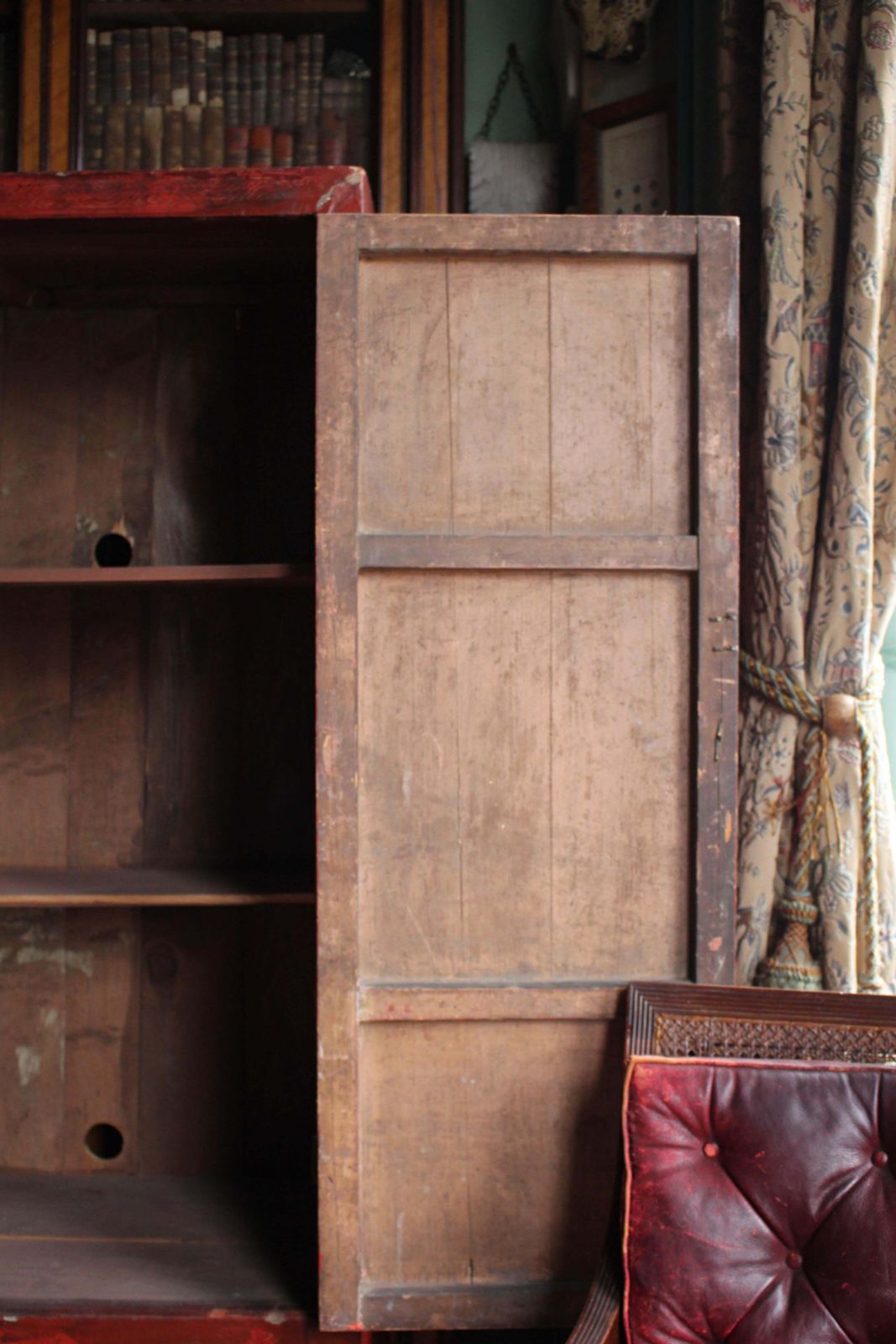 2979.0 19th C English Country House Scarlet Red Chinoiserie Lacquered Cabinet Armoire photo