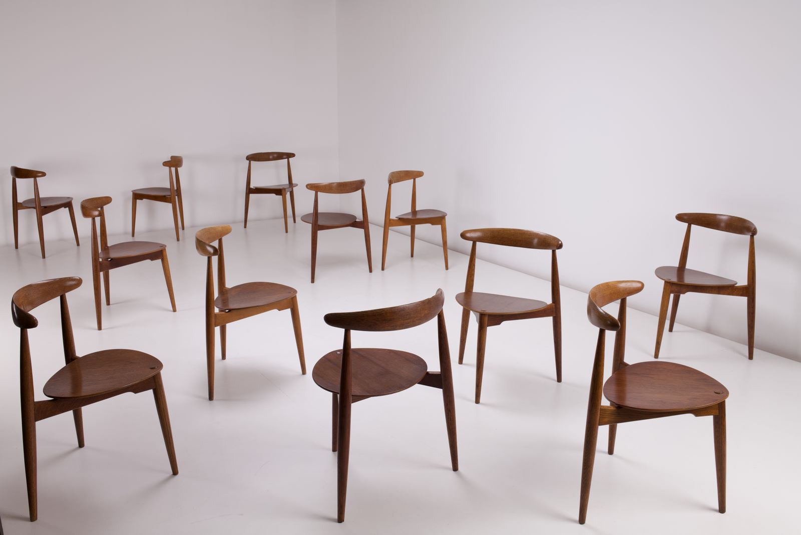 Set Of Twelve   Hans J Wegner Stacking Dining Chairs Model Fh4103 / Heart For Fritz Hansen C1952