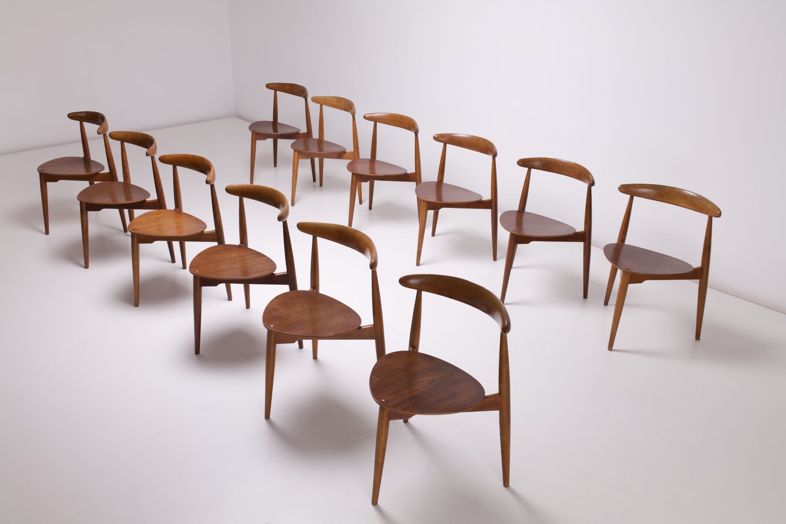 Set Of Twelve   Hans J Wegner Stacking Dining Chairs Model Fh4103 / Heart For Fritz Hansen C1952 photo Furniture