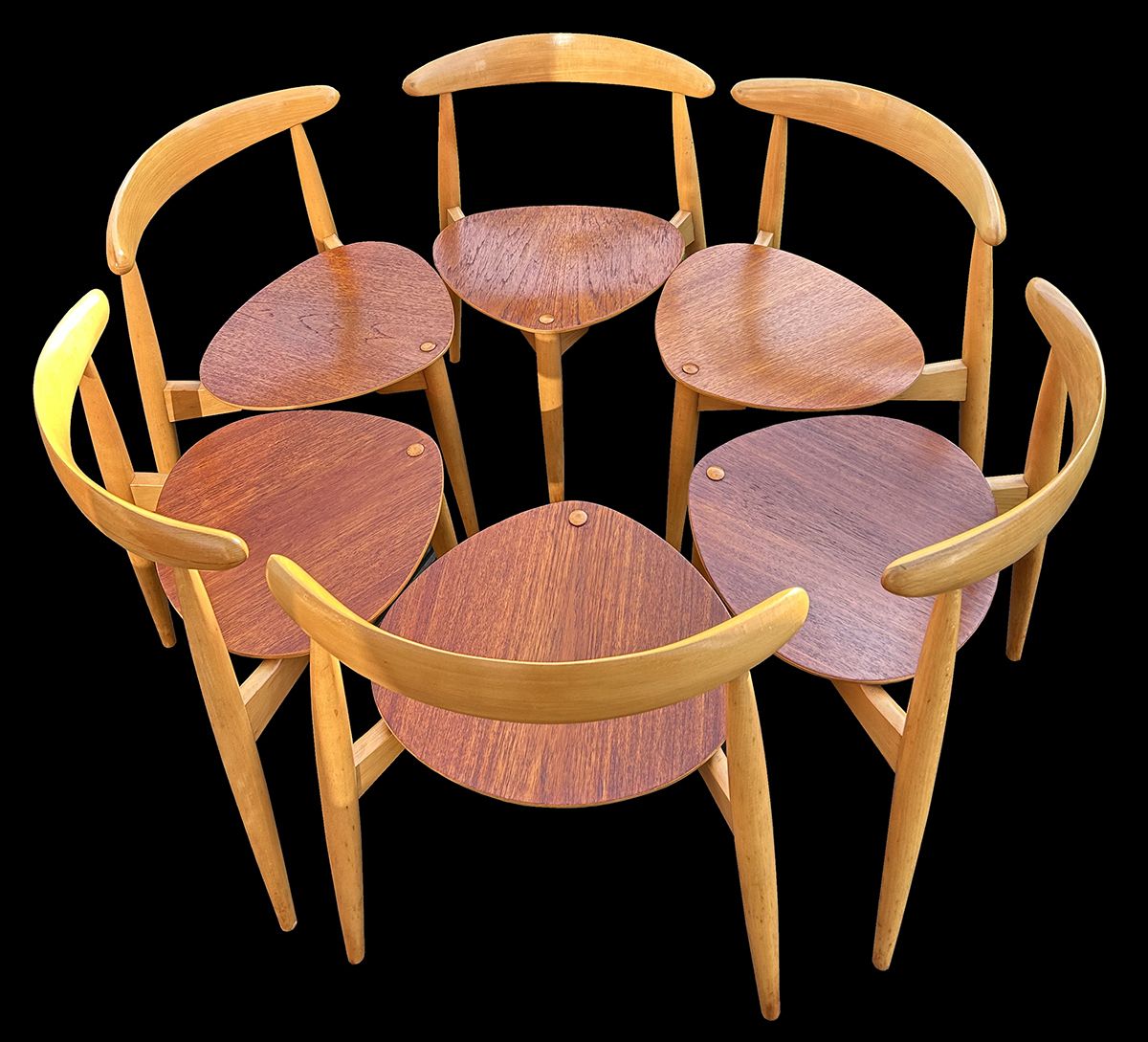photo buy Fh4602 'Heart' Dining Suite By Hans J Wegner For Fritz Hansen