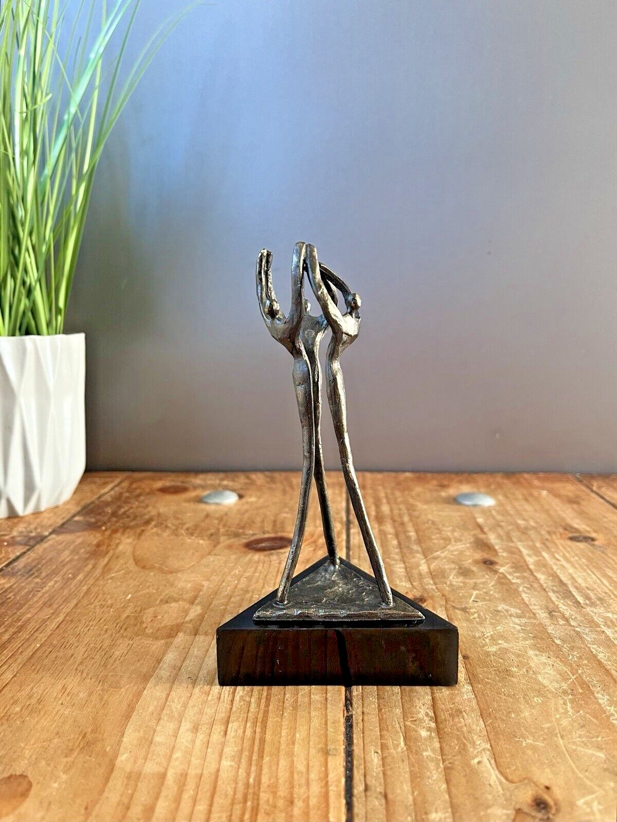 Modernist Dutch Corry Ammerlaan Niekerk Bronzed Perspex Human Figures Sculpture photo vintage