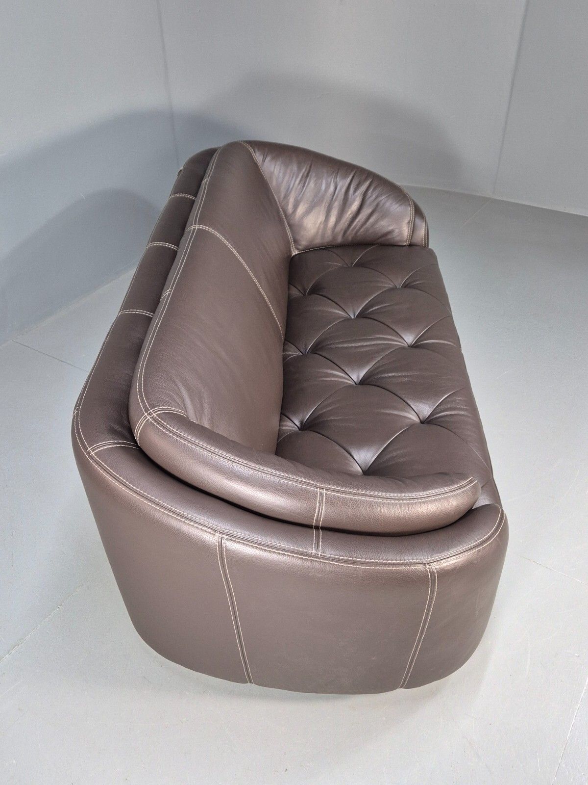 Furniture Vintage Italian 3 Seat Sofa Brown Leather Curved Shape Retro Mcm Eb8544 M3ss photo