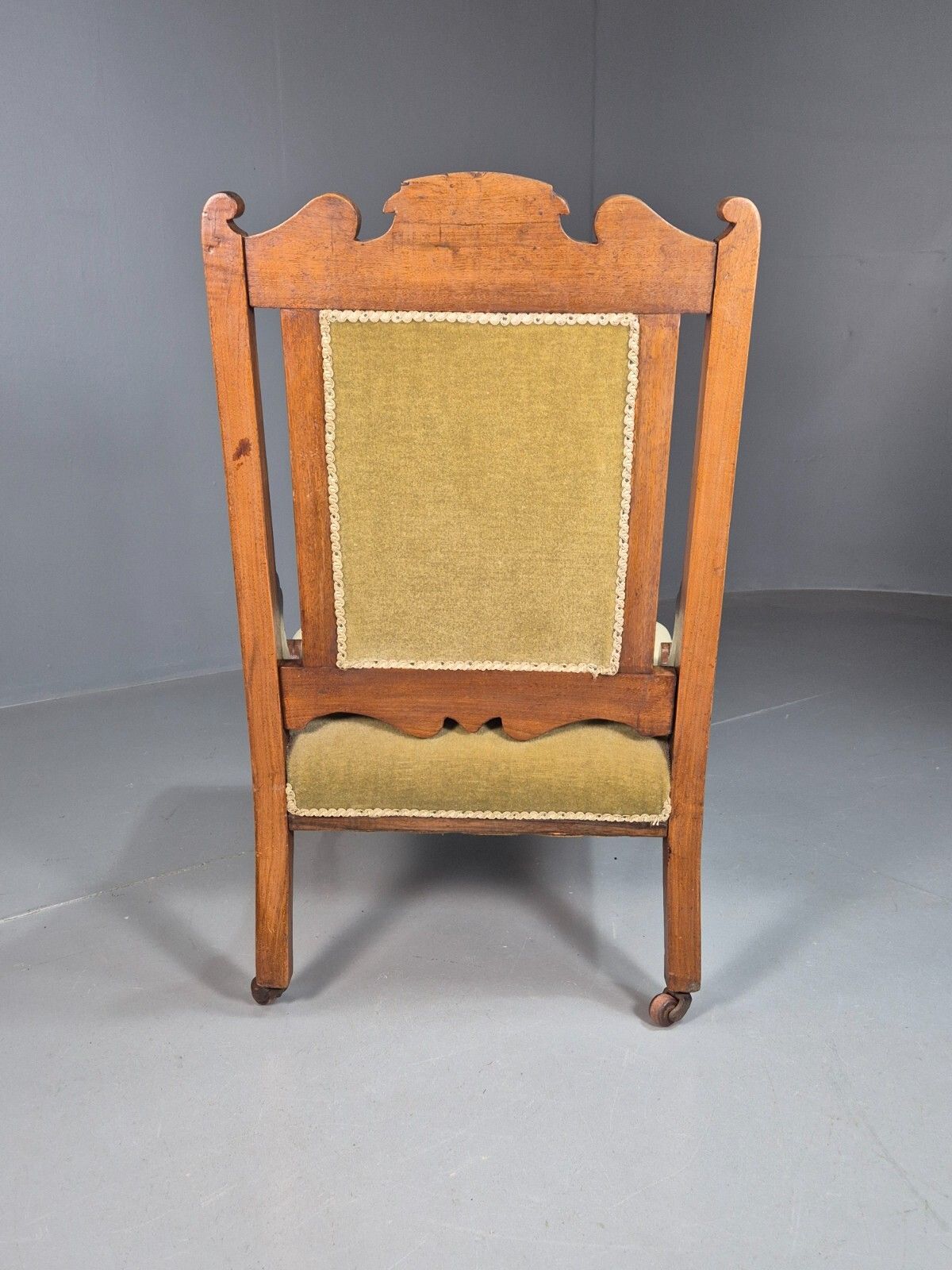 175.0 Vintage Lounge Chair Green Velour Oak Frame Victorian Antique Eb8221 Vclo photo