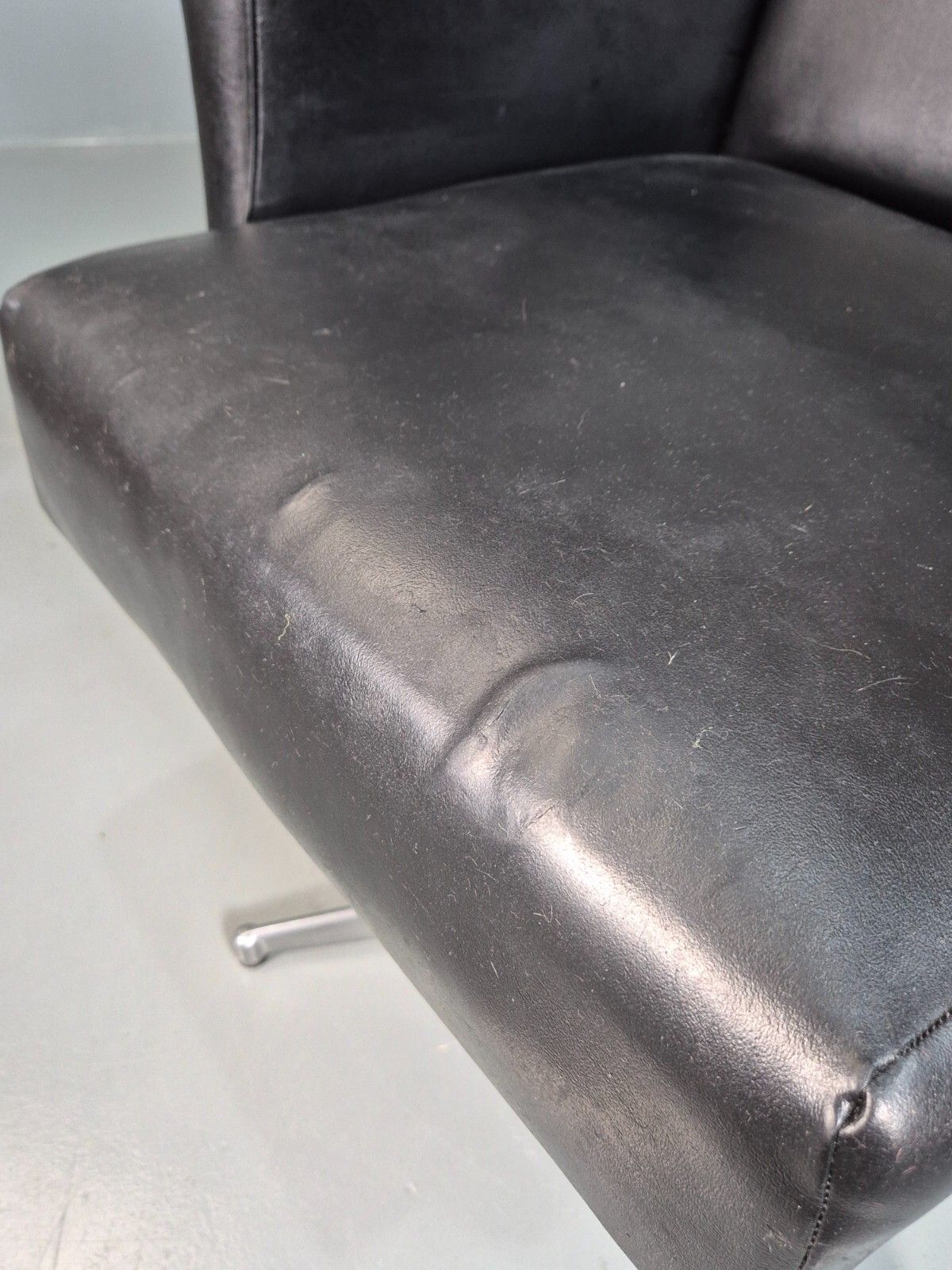 Vintage Desk Chair Black Vinyl 1960s Retro Eb7890 Mswi photo vinterior