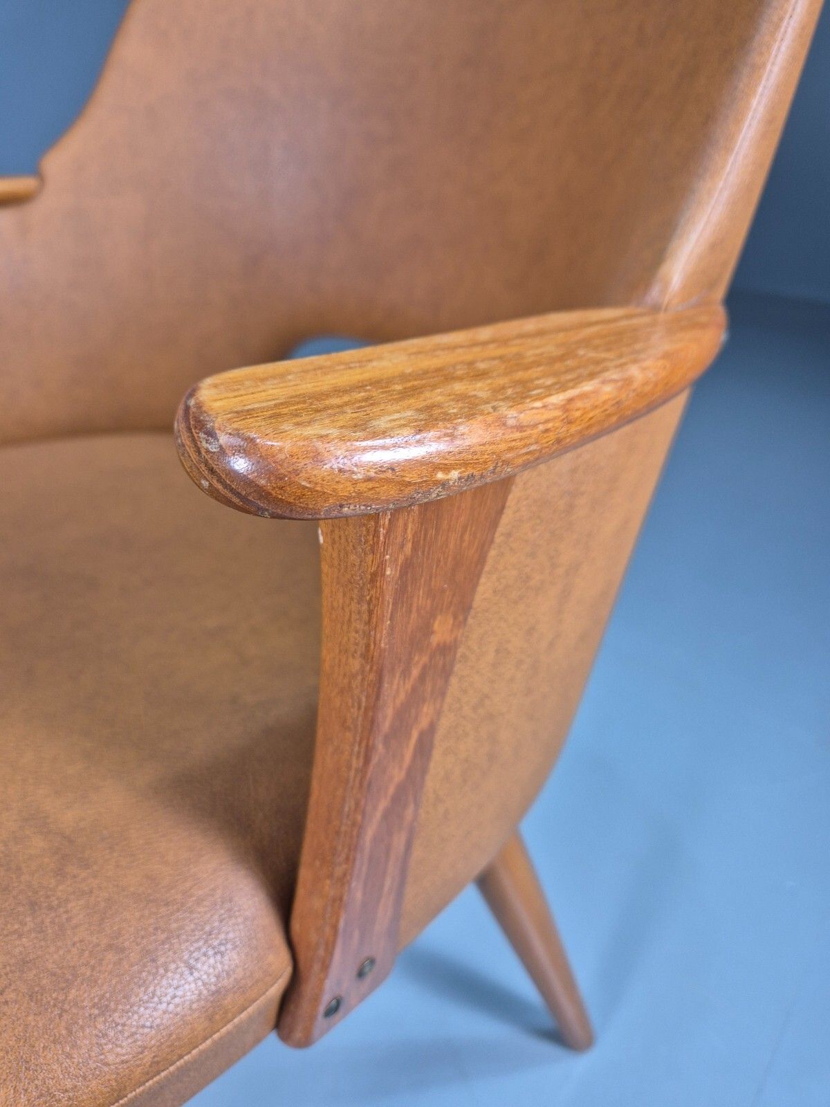 photo for sale Vintage Danish Tan Vinyl And Beech Arm Chair Eb7764 Mnor