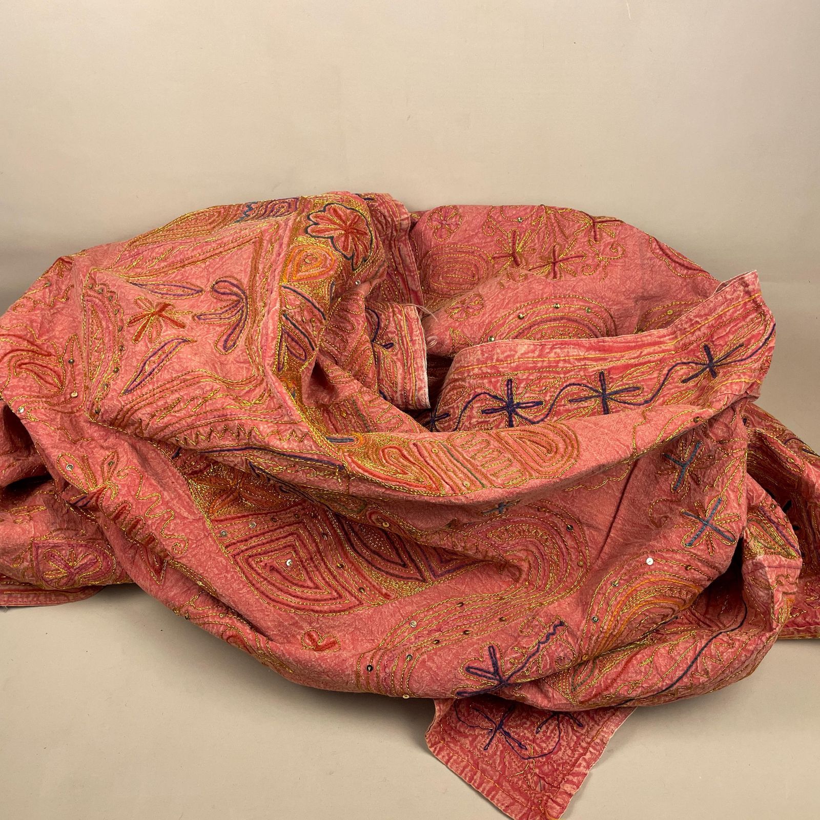 Antique Indian Asian Fabric Throw Blanket Hand Sewn Embroidered Pattern Cover Handmade Tapestry Bedding 217x144cm Quilt Orange Fabric photo vintage