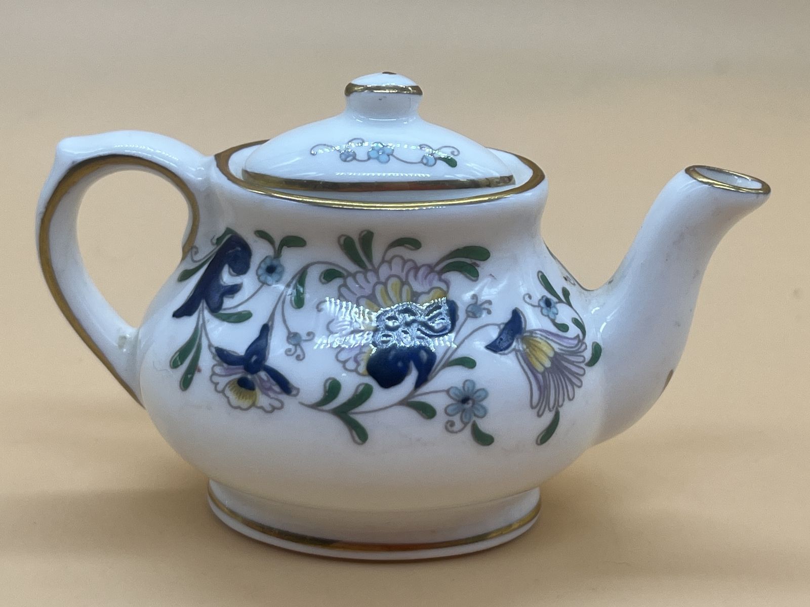 Coalport China Pageant Miniature Displaytea Set. Teapot, Creamer, Sugar, Cup, Saucer And Side Plate Trio. photo furniture