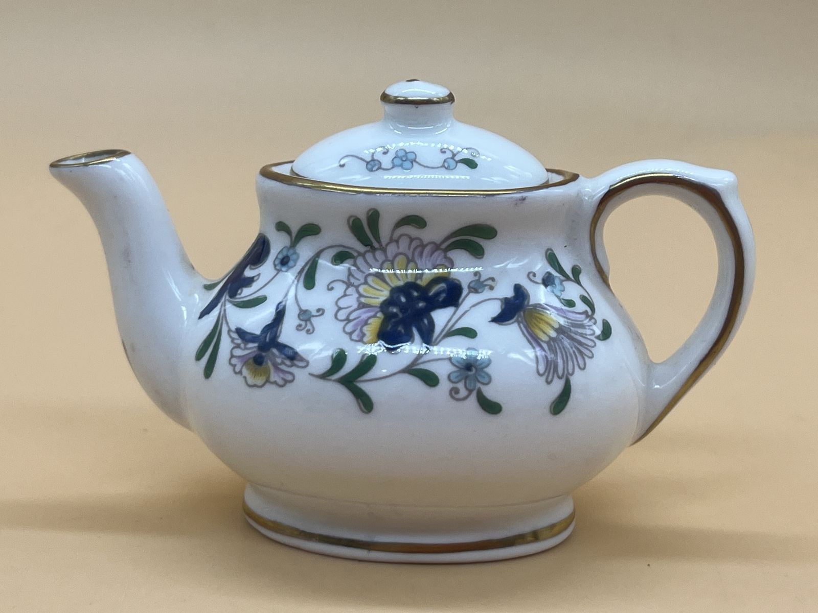 Coalport China Pageant Miniature Displaytea Set. Teapot, Creamer, Sugar, Cup, Saucer And Side Plate Trio. photo Home Decor