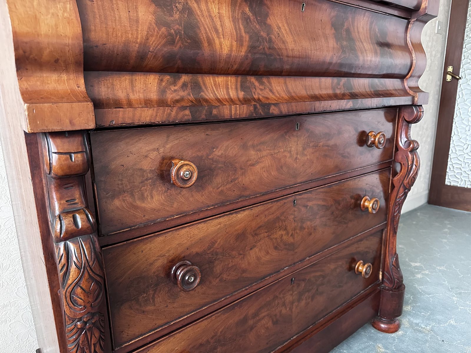 Mahogany Scottish Chest Of Drawers With Flame Veneers photo for sale