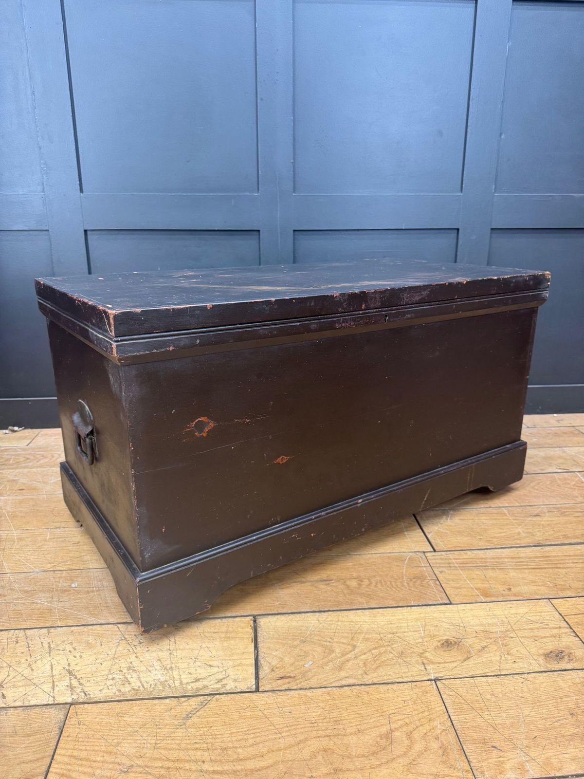 Antique Pine Trunk / Black Chest / Old Pine / Blanket Box / Coffee Table photo vinterior