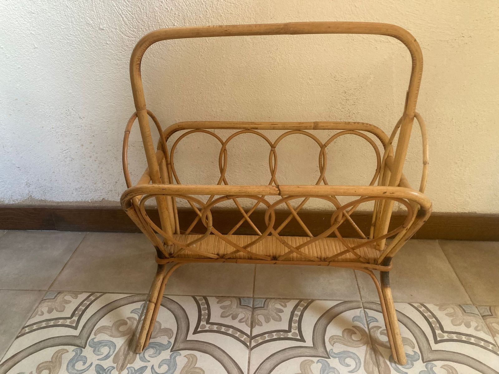 1970s Retro Magazine Rack