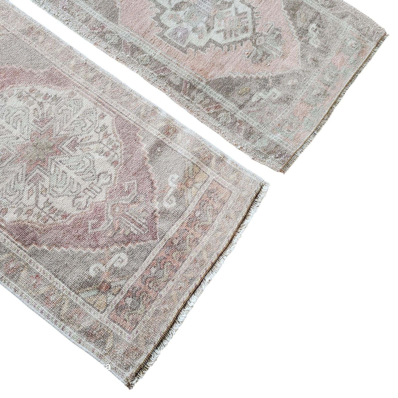 Vintage Turks tapijt ca. jaren 1970, klein formaat, set van twee photo 345.0