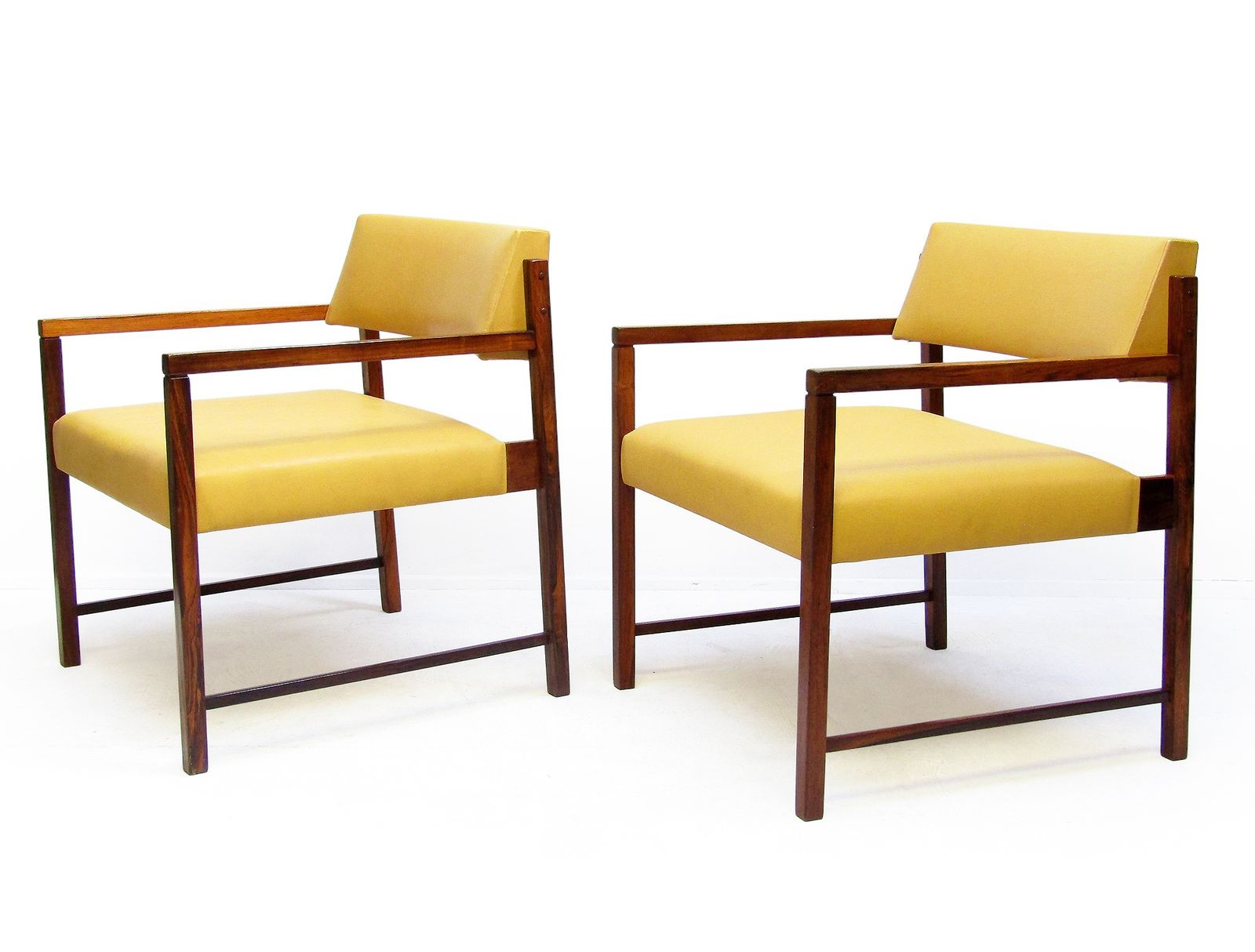 Furniture Two 1960s Brazilian "Poltrona Del Rey" Lounge Chairs In Jacaranda By Jorge Zalszupin photo
