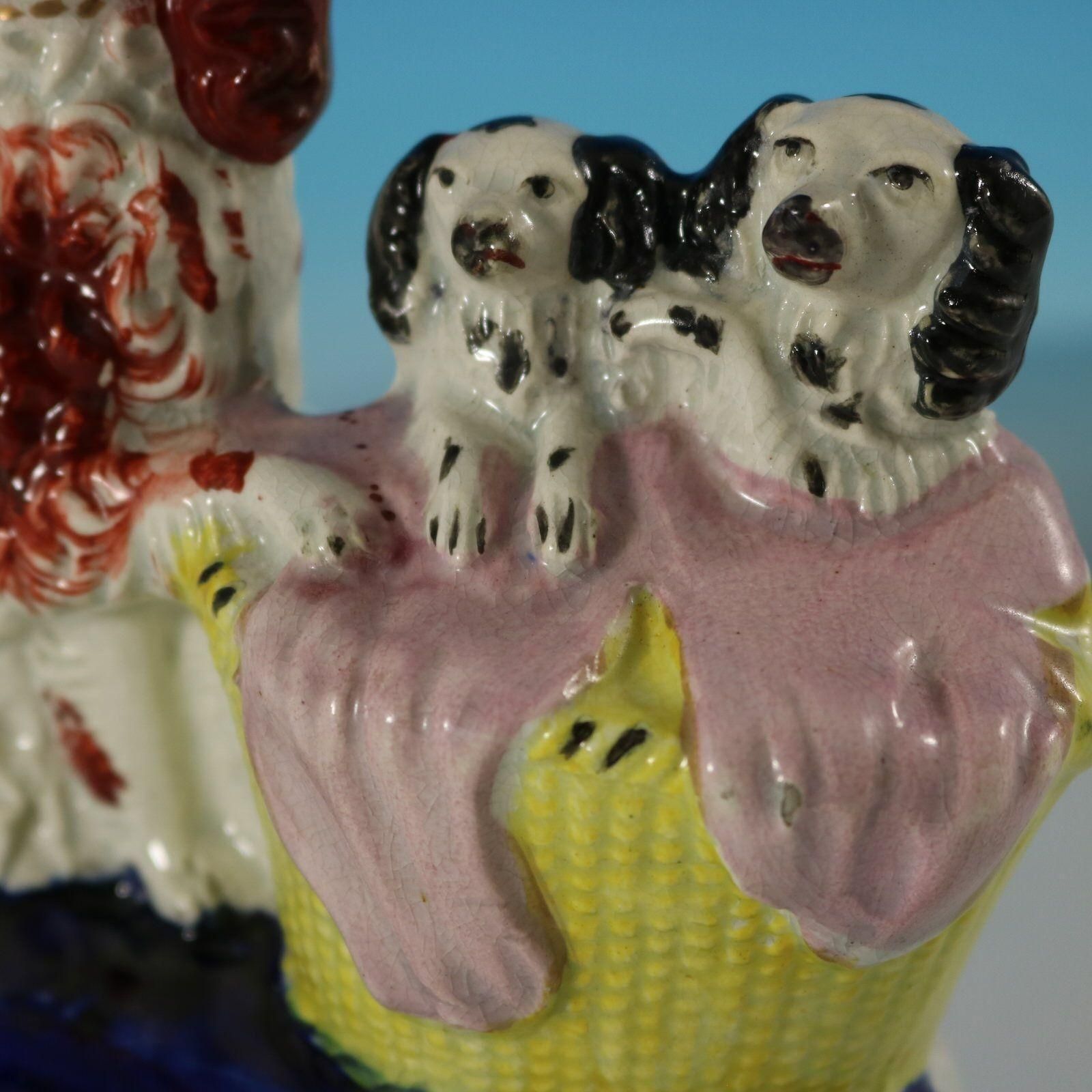 photo vinterior Pair Staffordshire Spaniel And Pups In Wash Baskets