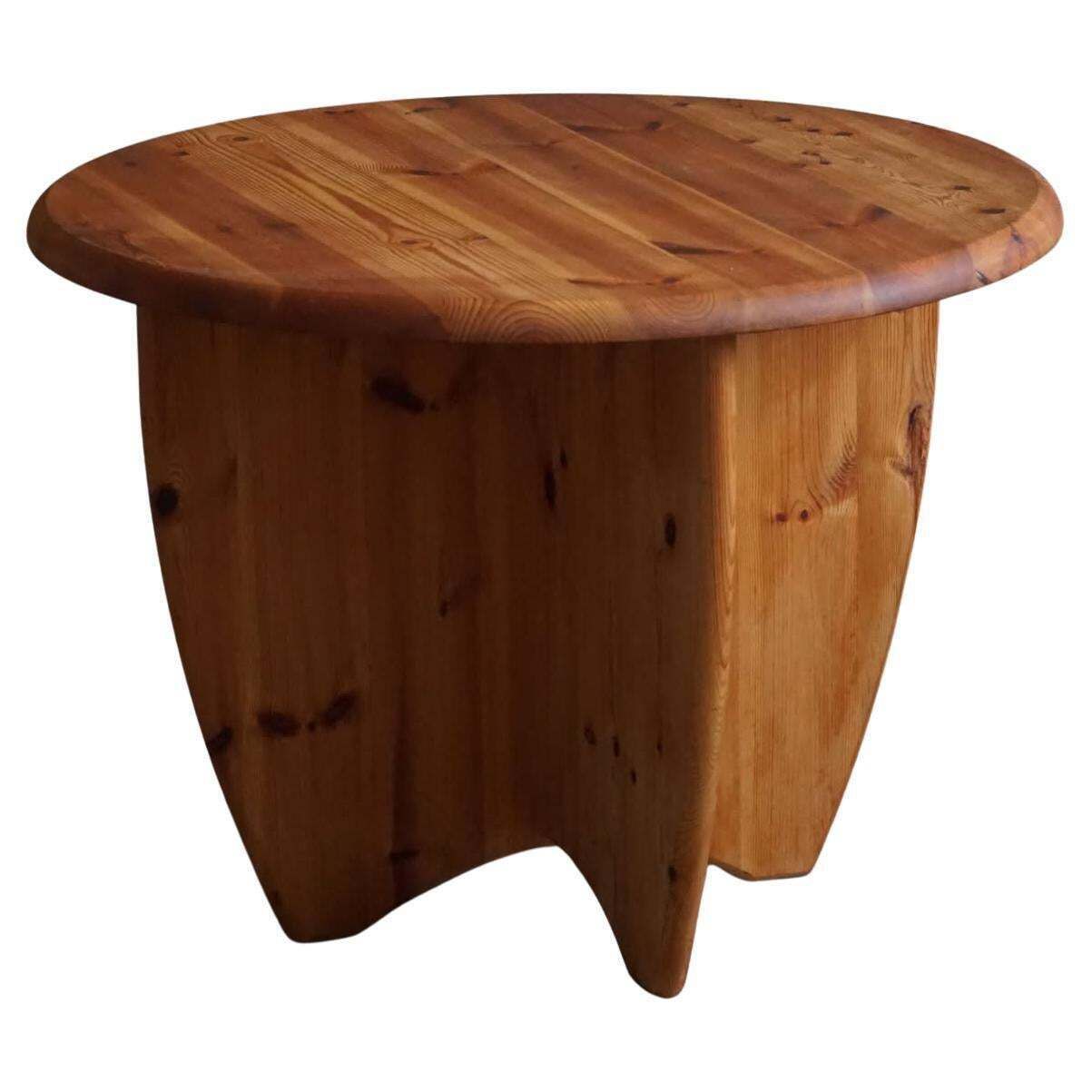 Danish Modern Round Coffee Table In Solid Pine, Rainer Daumiller Style, 1970s