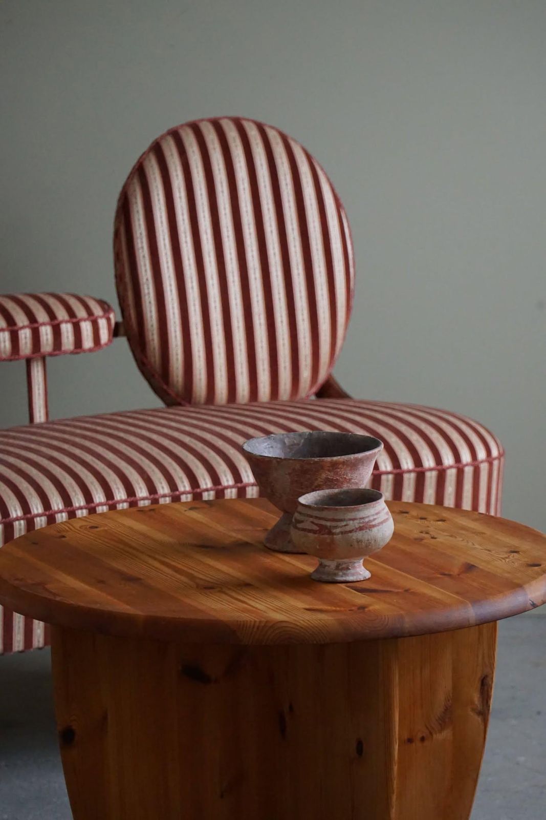 Danish Modern Round Coffee Table In Solid Pine, Rainer Daumiller Style, 1970s photo buy