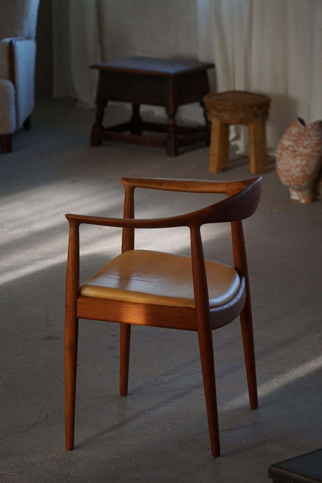 Hans J. Wegner, Armchair In Teak & Leather, "The Chair" Model Jh501, 1950s photo vintage