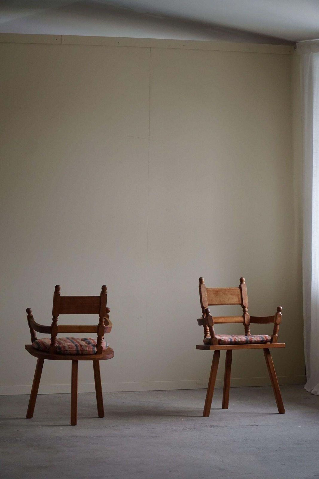 photo vintage Hand Crafted Tripod Armchairs In Oak, By A Danish Cabinetmaker, Folk Art, 1930s