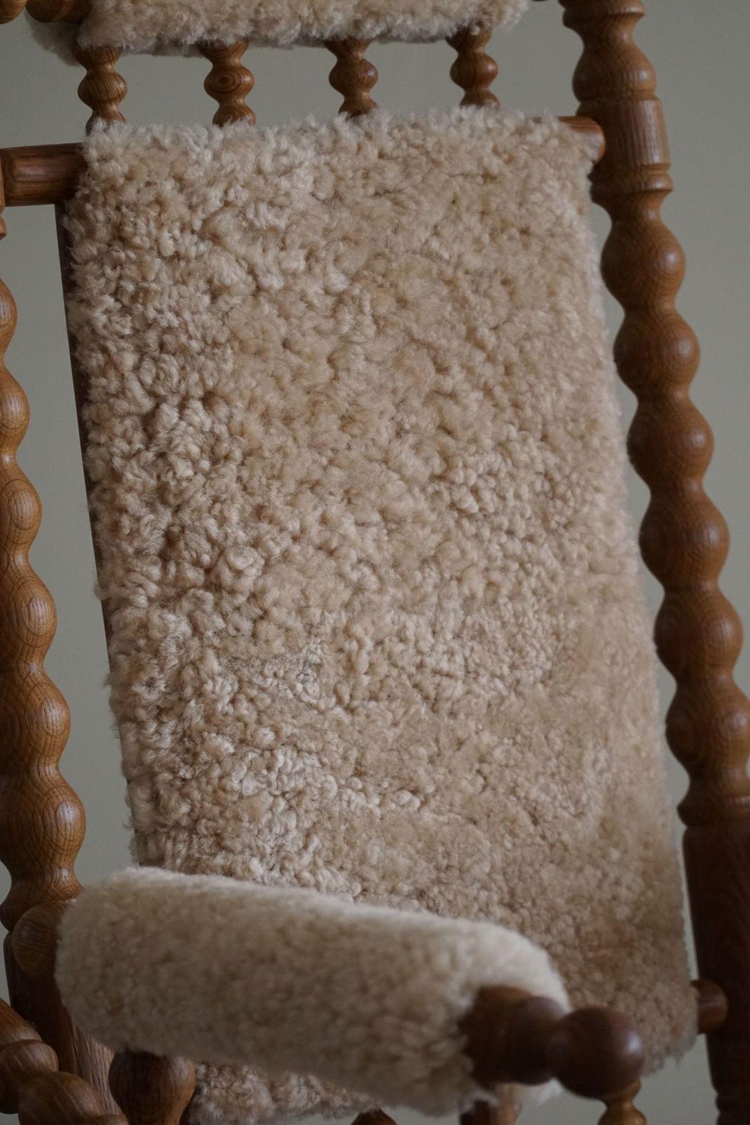 photo vinterior Danish Modern Sculptural Pair Of Rocking Chairs Lambswool & Oak, Brutalism, 1950
