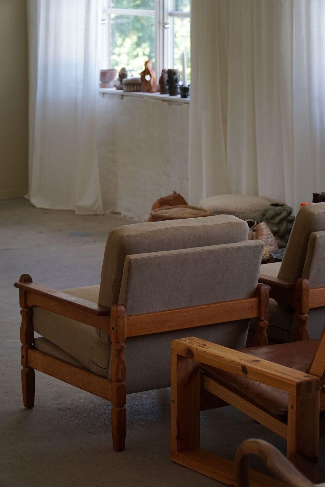 4360.0 Danish Modern, Pair Of Lounge Chairs In Oak & Linen, Henning Kjærnulf, 1960s photo