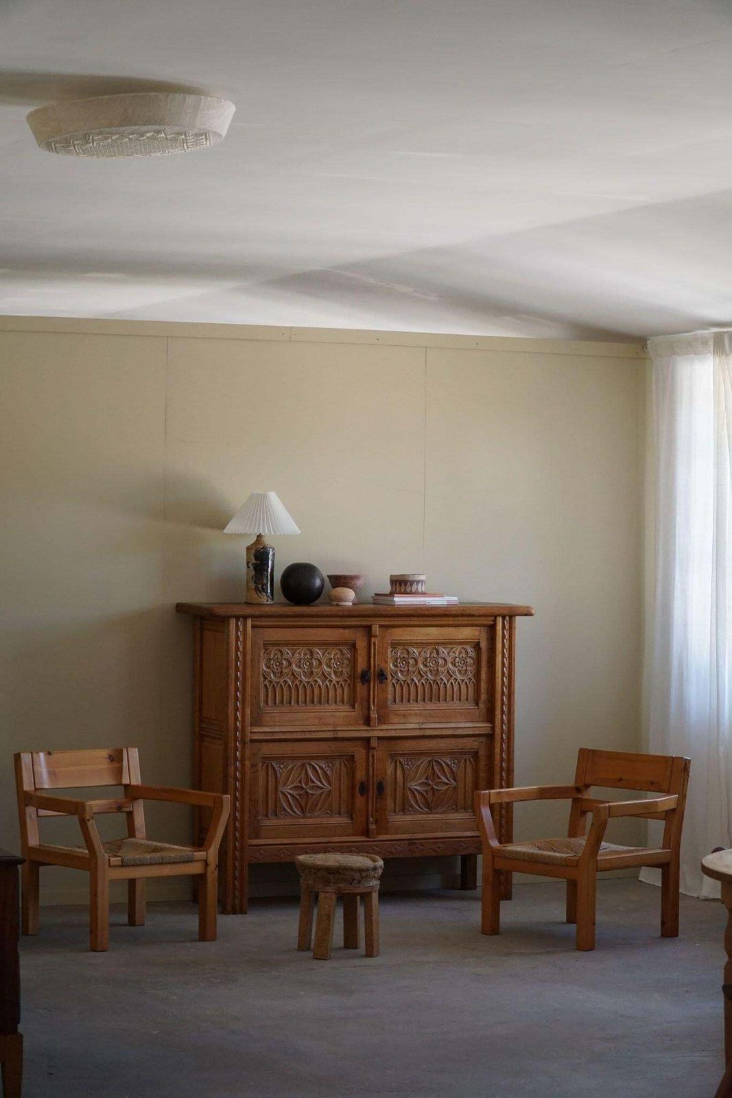 photo furniture Tage Poulsen, A Pair Of Brutalist Chairs In Pine & Cord, Danish Modern, 1970s
