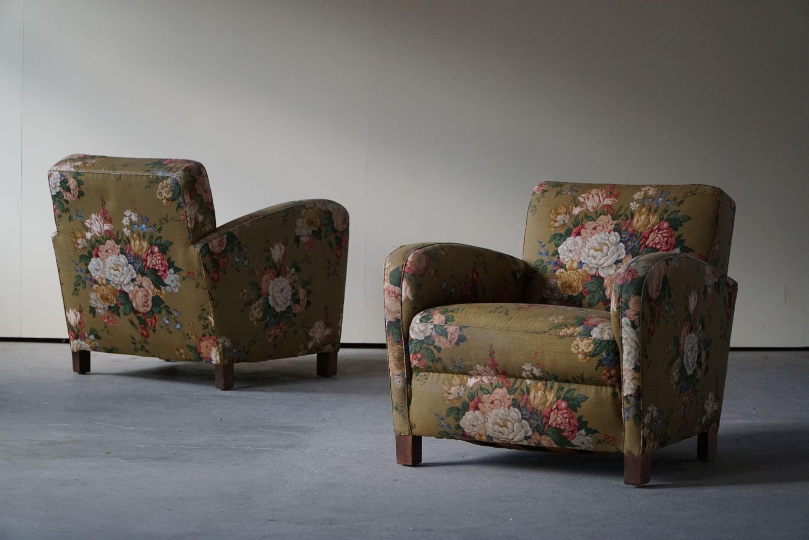 photo vintage Danish Mordern Pair Of Curved Lounge Chairs, Original Fabric, Fritz Hansen, 1940