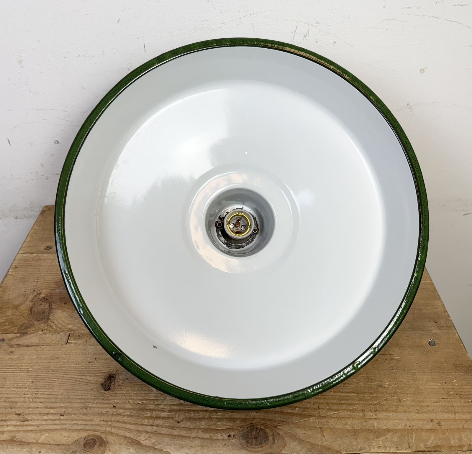 photo vinterior Industrial Green Enamel Factory Pendant Lamp, 1960s