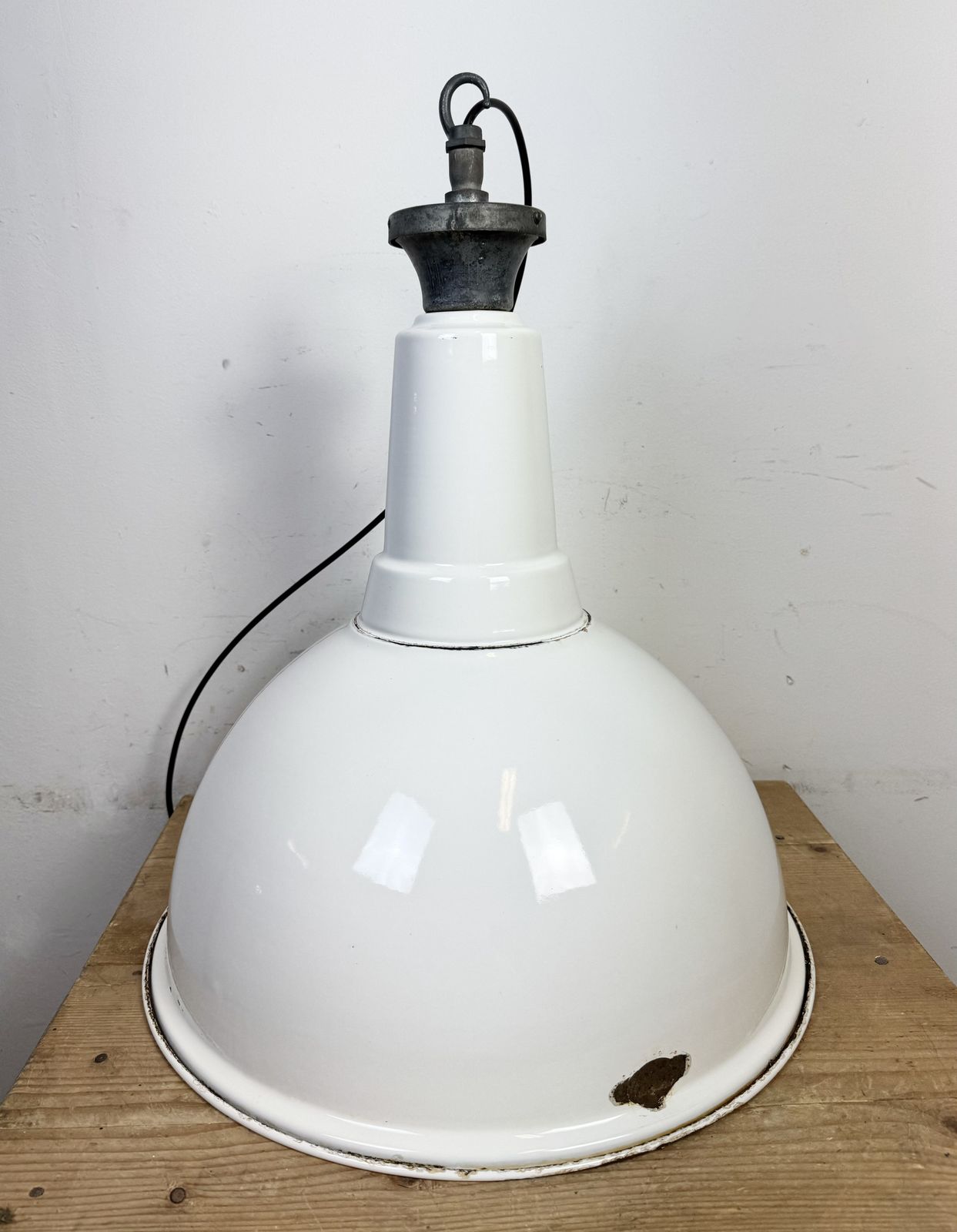 249.0 Large Industrial British White Enamel Factory Pendant Lamp From Benjamin, 1960s, 3x photo