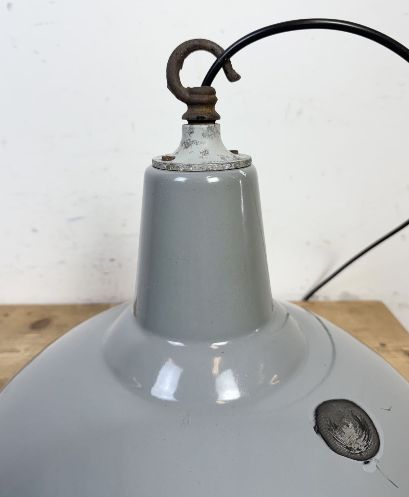 photo vinterior Industrial British Grey Enamel Factory Pendant Lamp, 1960s, 2x