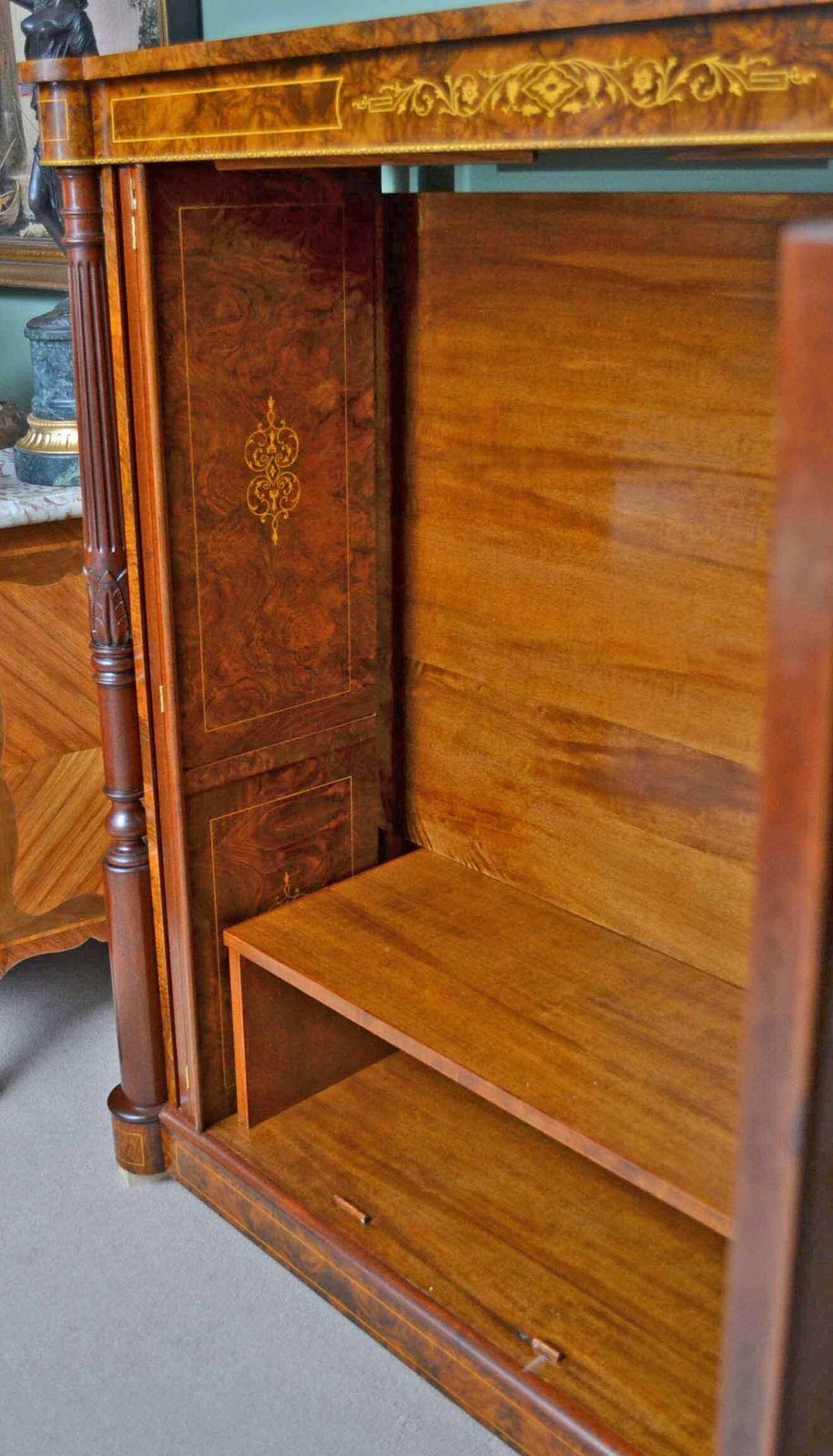 photo vinterior Bespoke Inlaid Burr Walnut Tv Plasma Hi Fi Stereo Cabinet
