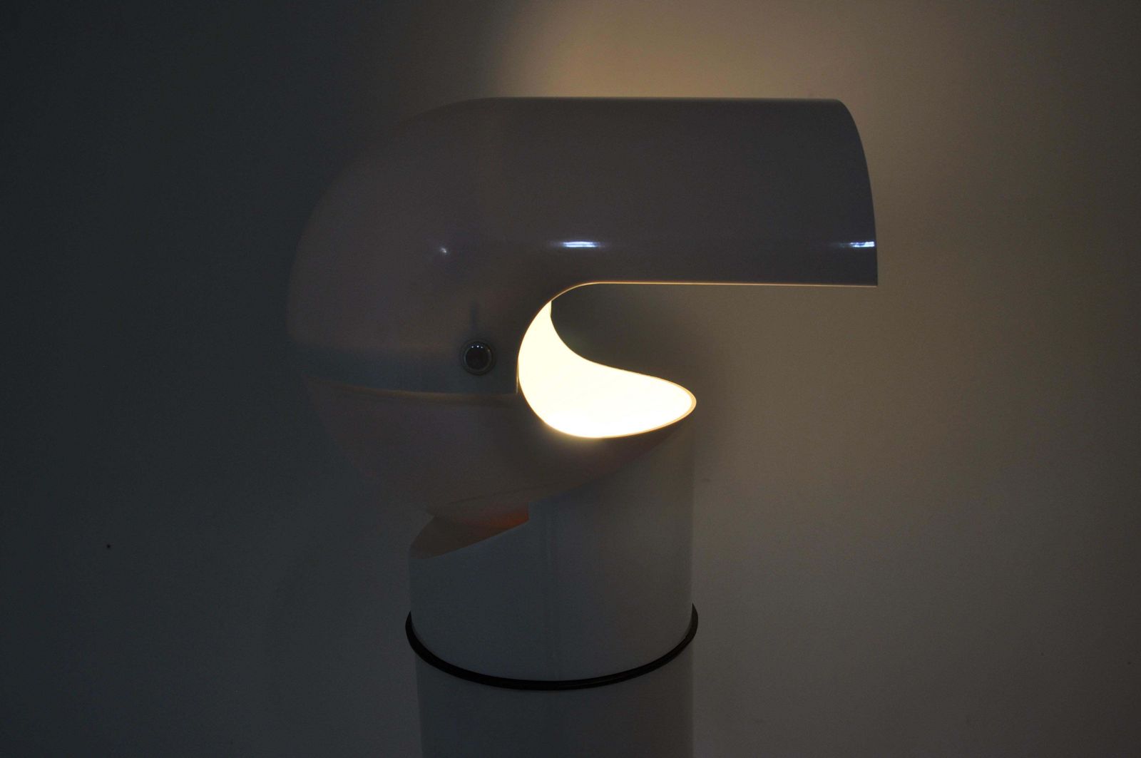 photo for sale "Pileo Mezzo" Floor Lamp By Gae Aulenti For Artemide, 1970s
