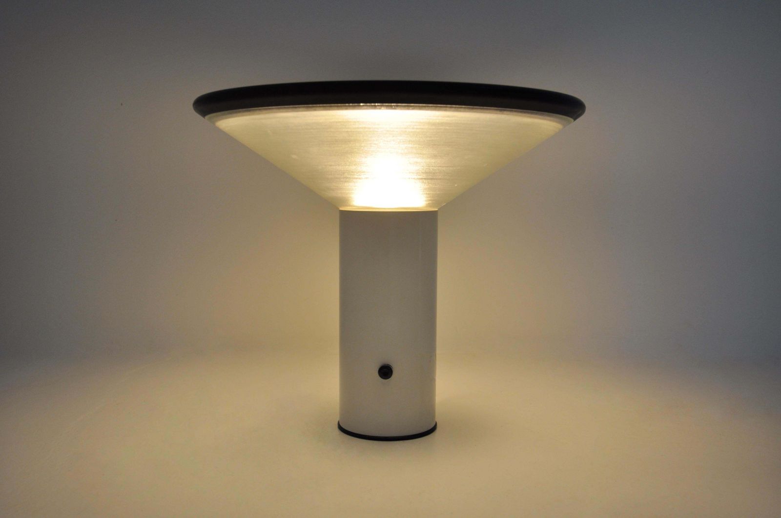 "Noa" Table Lamp By Gianfranco Frattini For Luci Italia, 1980s photo for sale