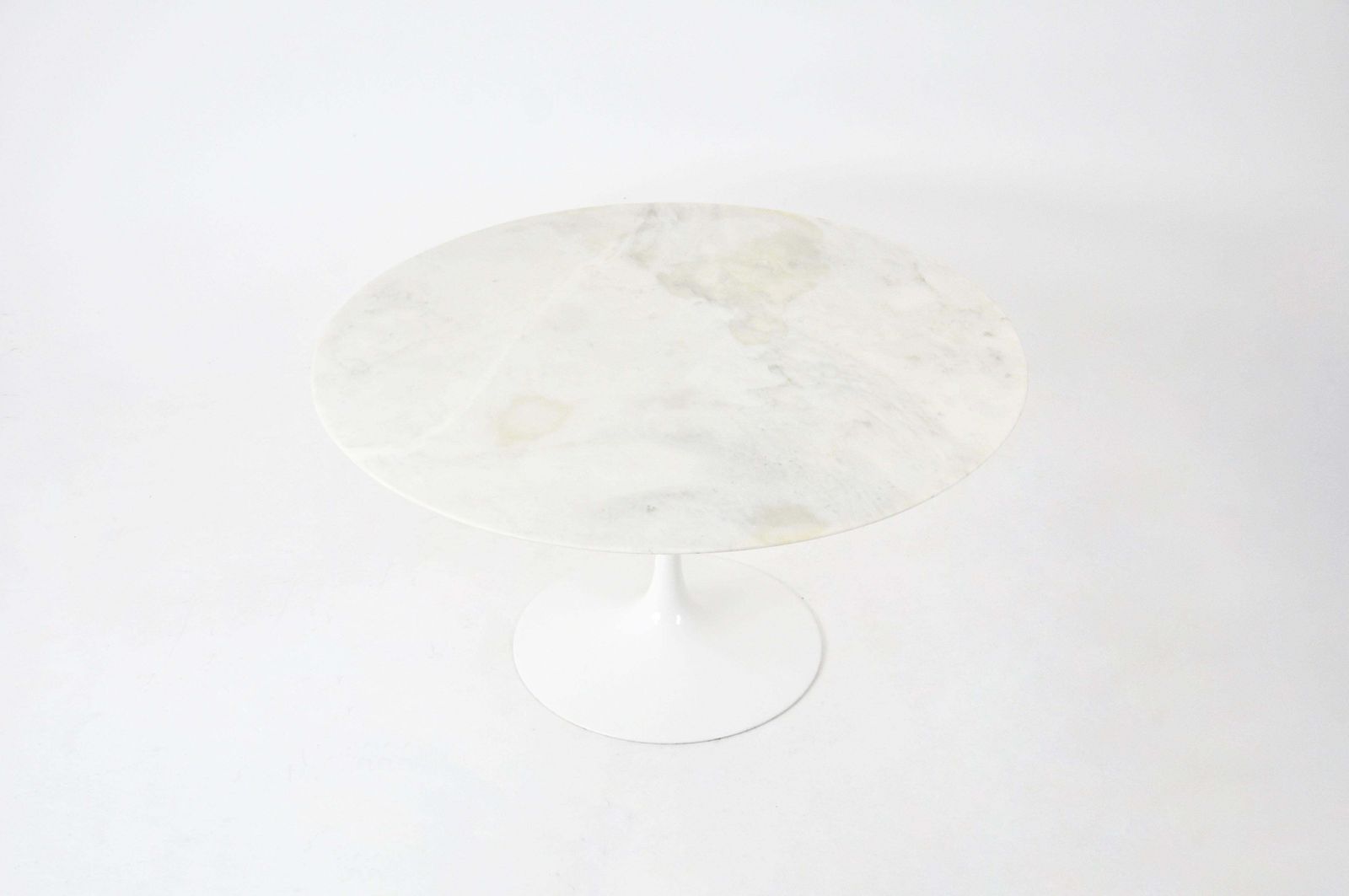 Tulip Dining Table By Eero Saarinen For Knoll International, 1960s photo furniture