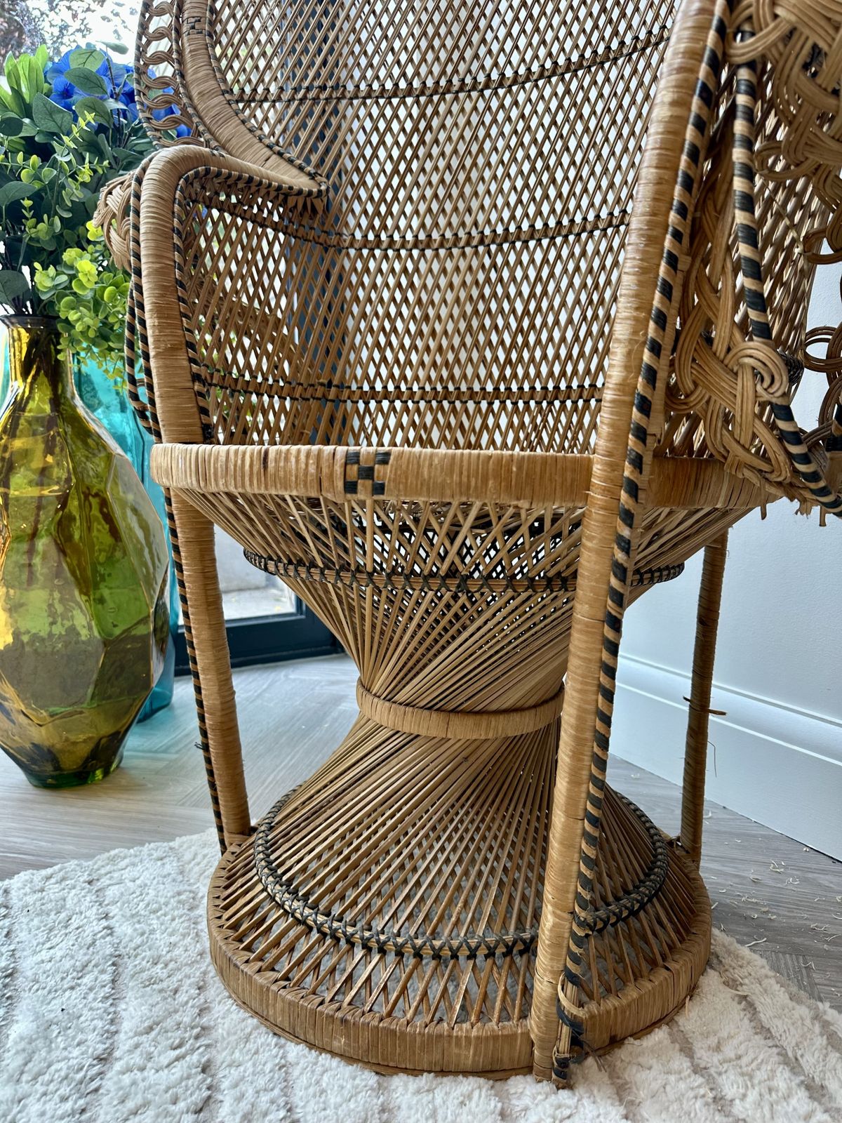 Mid Century 1970’s Emmanuel Peacock Chair photo for sale