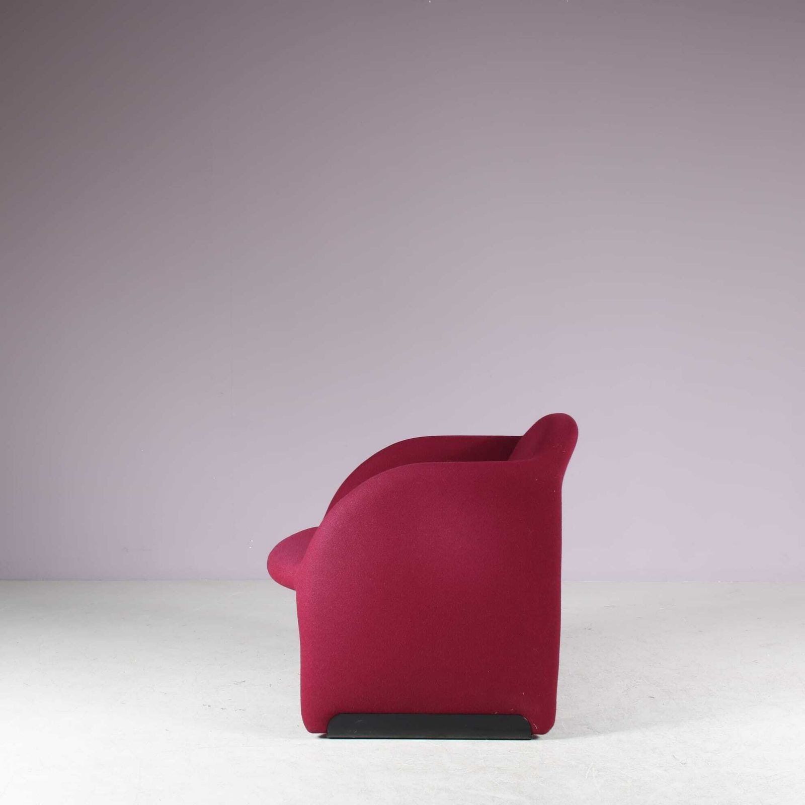 photo for sale 1980s “Ben” Chair By Pierre Paulin For Artifort, Netherlands