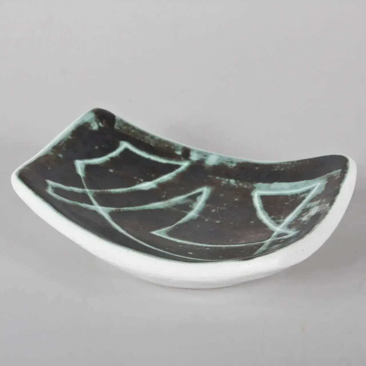 1960s Ceramic Dish In The Manner Of Georges Jouve, France photo vinterior
