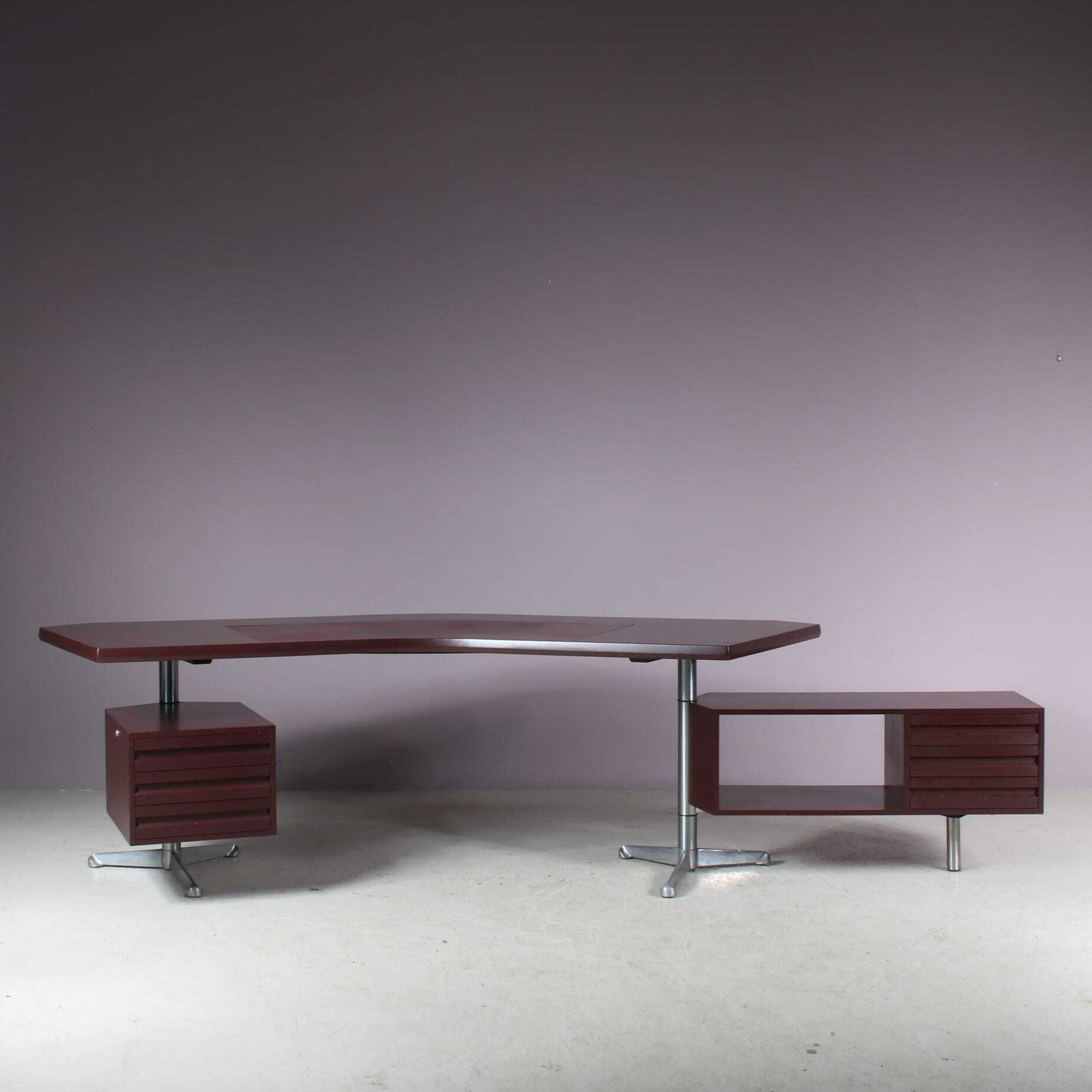photo furniture Osvaldo Borsani Desk For Tecno Milano, Italy 1950