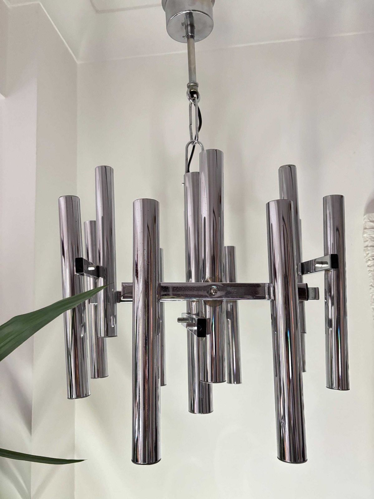 Iconic Mid Century Italian 12 Bulbs Chandelier By Gaetano Sciolari For Lightolier, 1970's photo Lighting