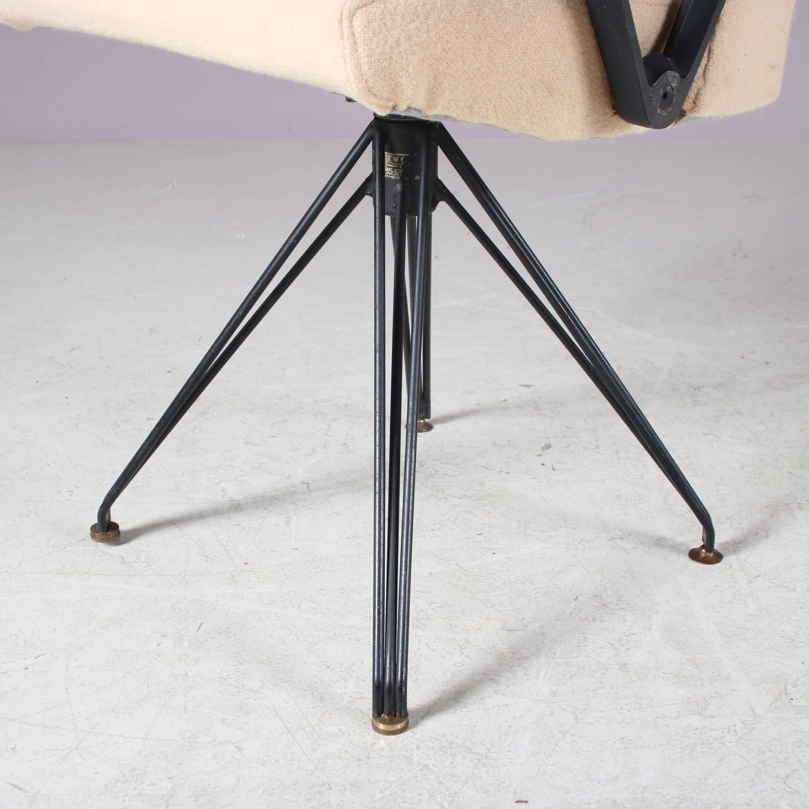 “P99” Chair By Osvaldo Borsani For Tecno, Italy 1950 photo Furniture