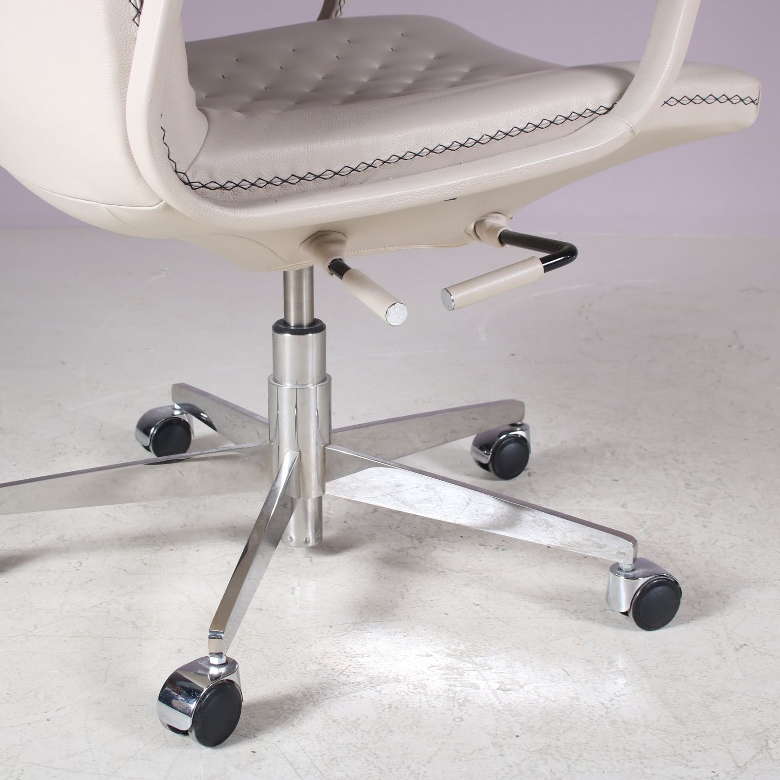 photo furniture “Ds1051” Desk Chair By De Sede, Switzerland 2000s