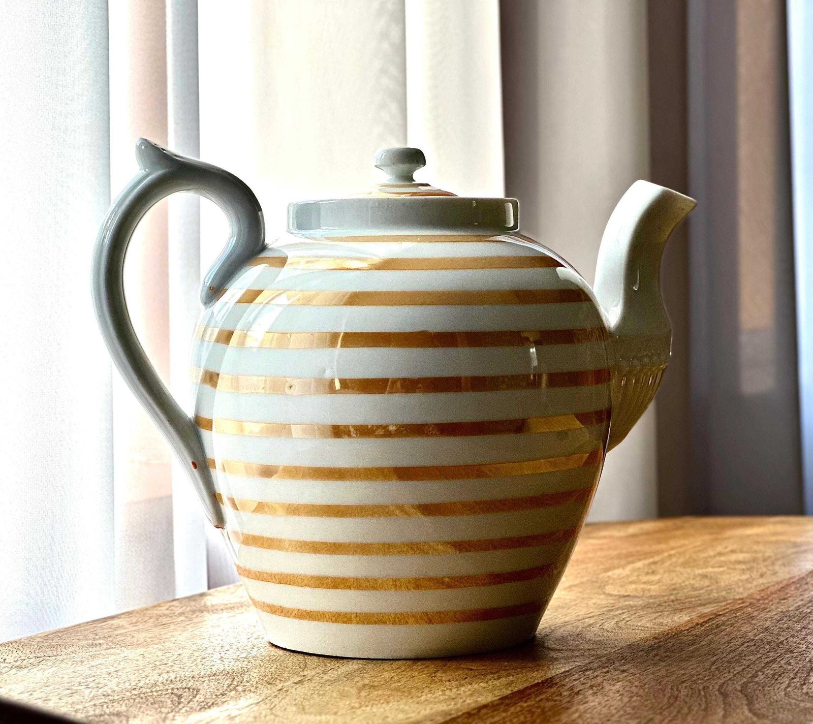 19th Century Russian Imperial Teapot – Kuznetsov Pottery (Riga), Romanov Era Porcelain, Gold Accents, Signed Antique