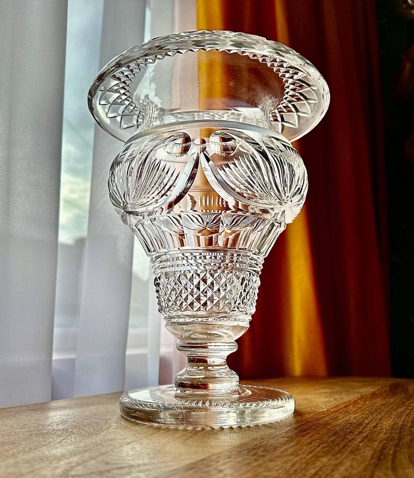 19th Century Anglo Irish Cut Crystal Pedestal Bowl – Grand Georgian Glassware, 27 Cm photo furniture