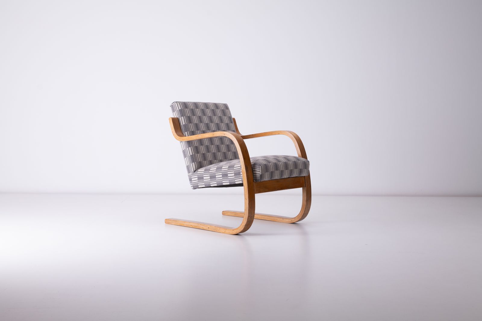 Alvar Aalto Armchair Model 34, Finmar, 1st Production 1933 photo vinterior