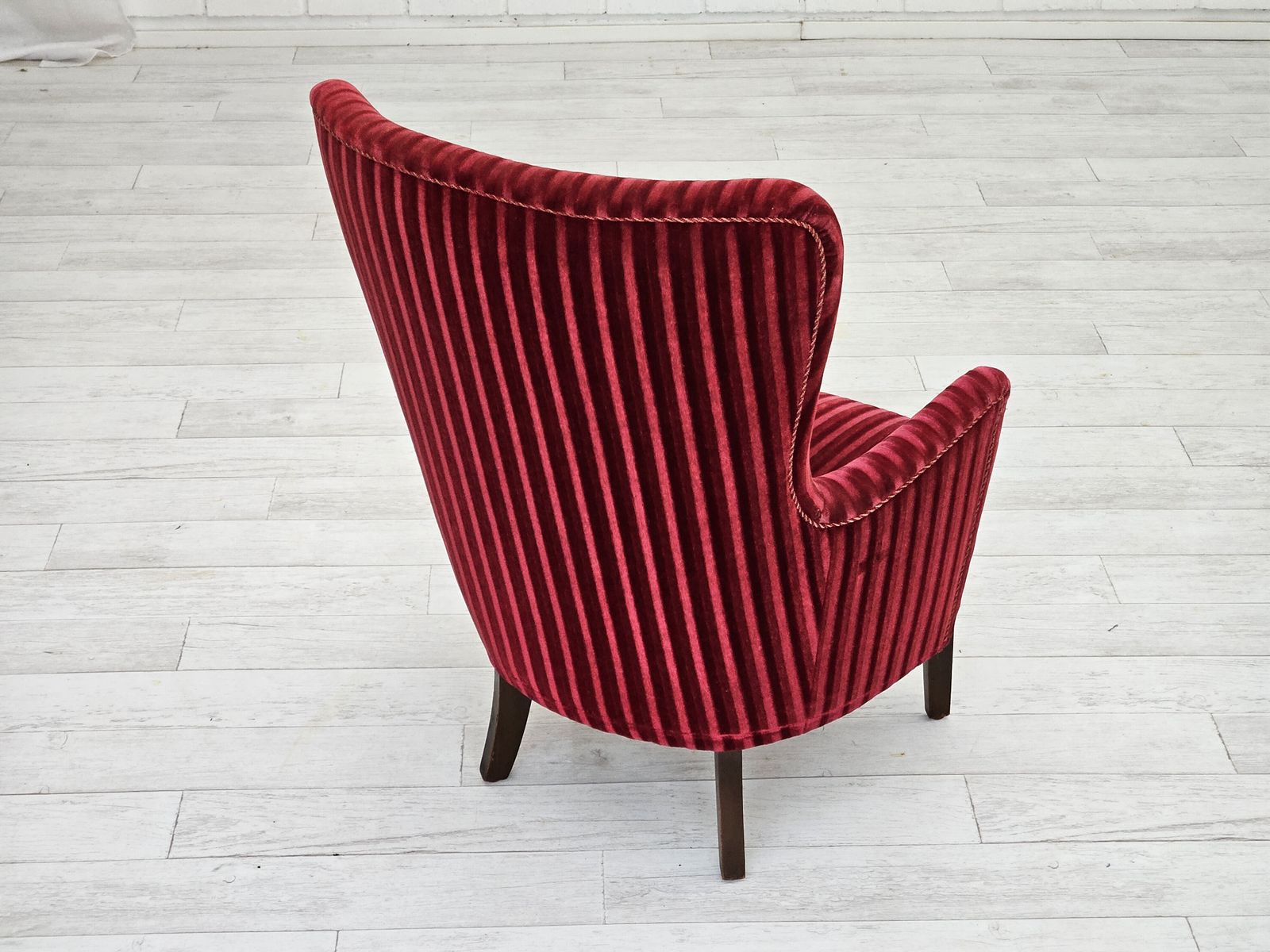 Ca. Jaren 1960, Deense Fauteuil In Kersrood Meubelvelours, Goede Staat. photo vintage