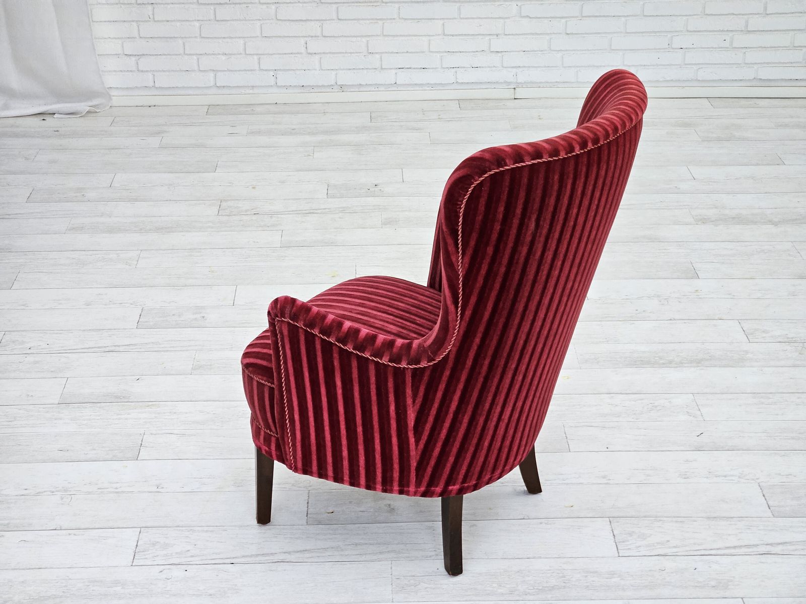 photo for sale Ca. Jaren 1960, Deense Fauteuil In Kersrood Meubelvelours, Goede Staat.