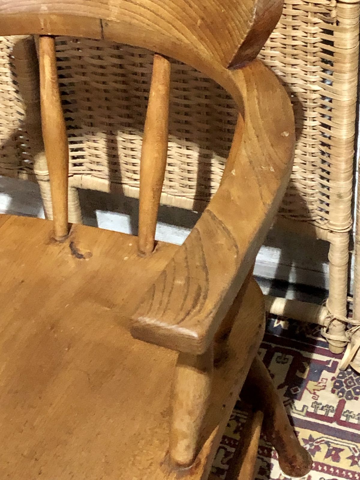 photo vinterior Handsome Pair Of Vintage Desk Chairs / Smokers Bows