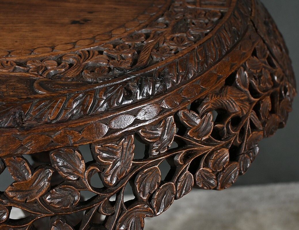 Anglo Indian Pedestal Table In Exotic Wood – Late 19th Century photo vintage