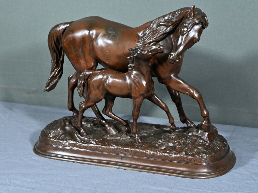 Horse And Its Foal In Spelter, Signed E.Loiseau – Early 20th Century photo for sale