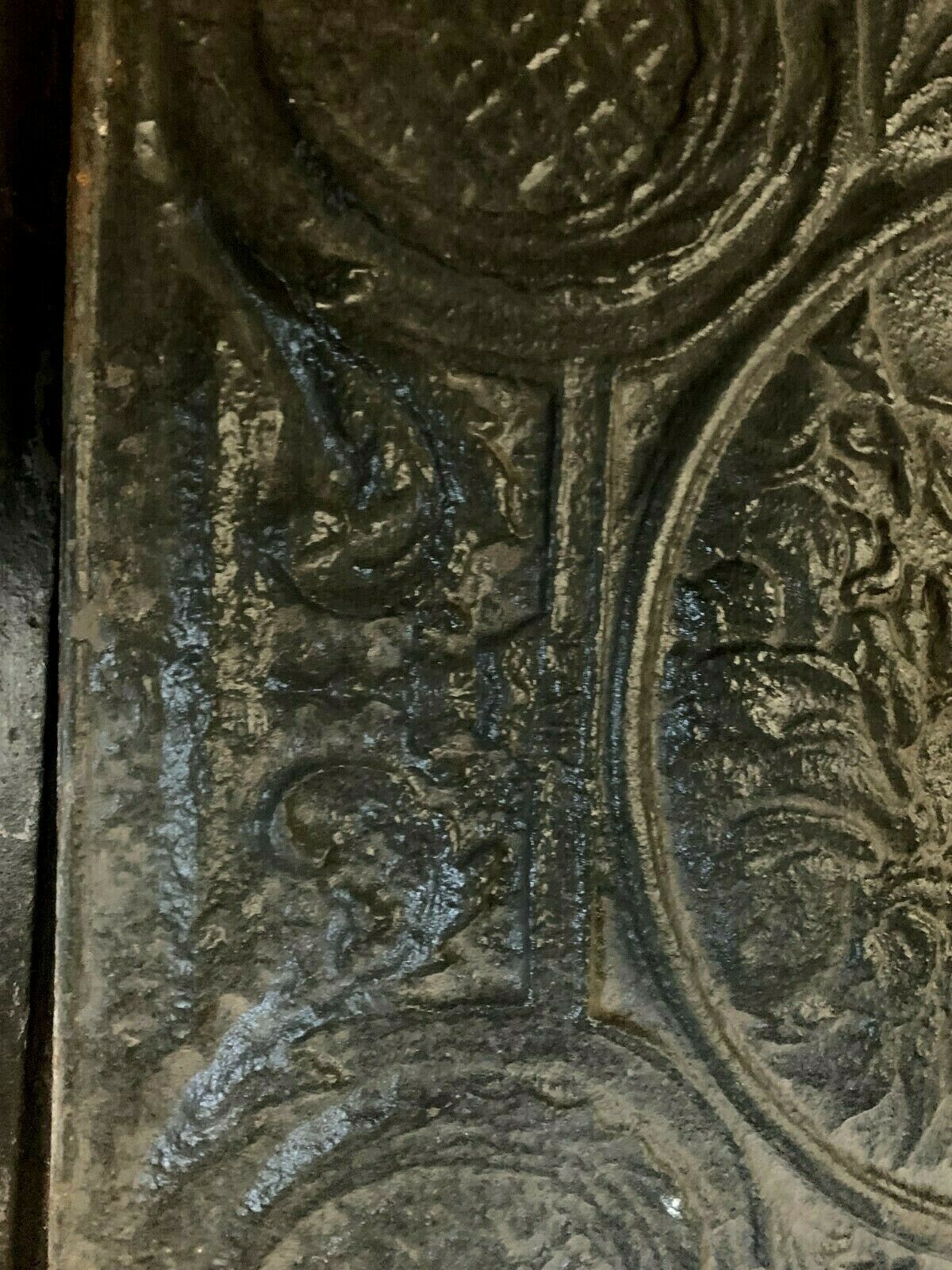 20th Century Cast Iron Fireplace Base Plate photo 424.76742
