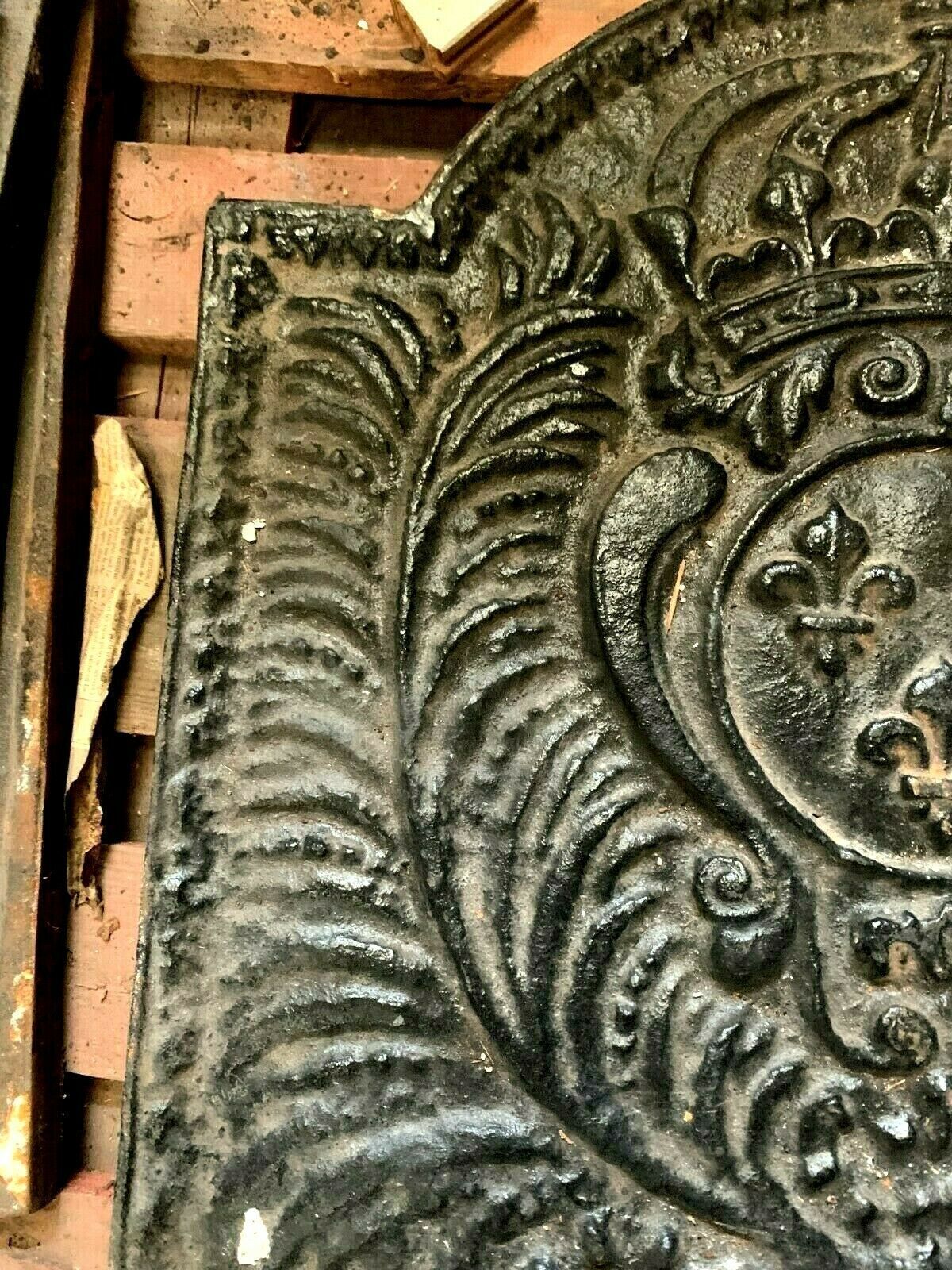 Fireback In Cast Iron 19th Century Crowned Lilies photo 438.56